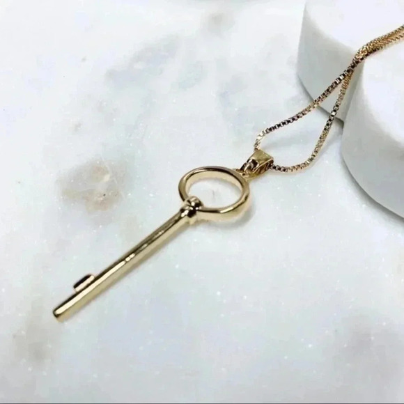 Dainty Round Key Necklace | CZ Necklace | 21st Birthday Gift | 18k Gold Plated - Picture 3 of 8